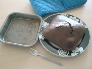 Cake baking tray