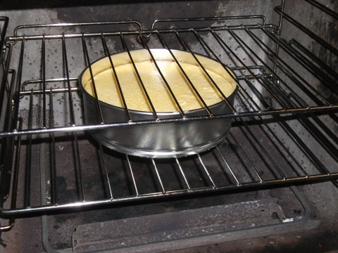 Cheese-cake-in-oven