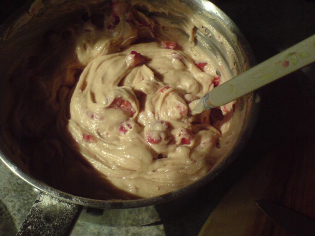 Mixing stawberries